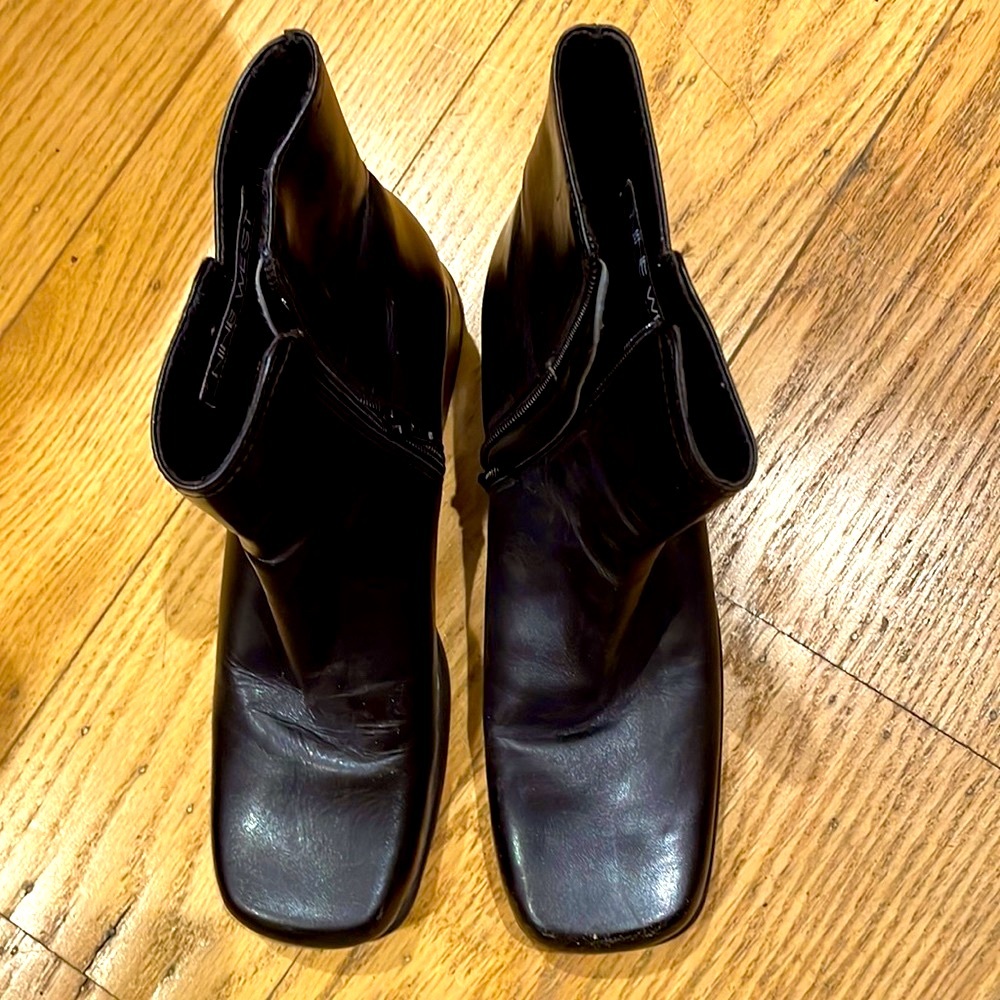 Nine West leather boots size 7.5M. Side zipper, 1” heel, barely worn, 6 “ shaft